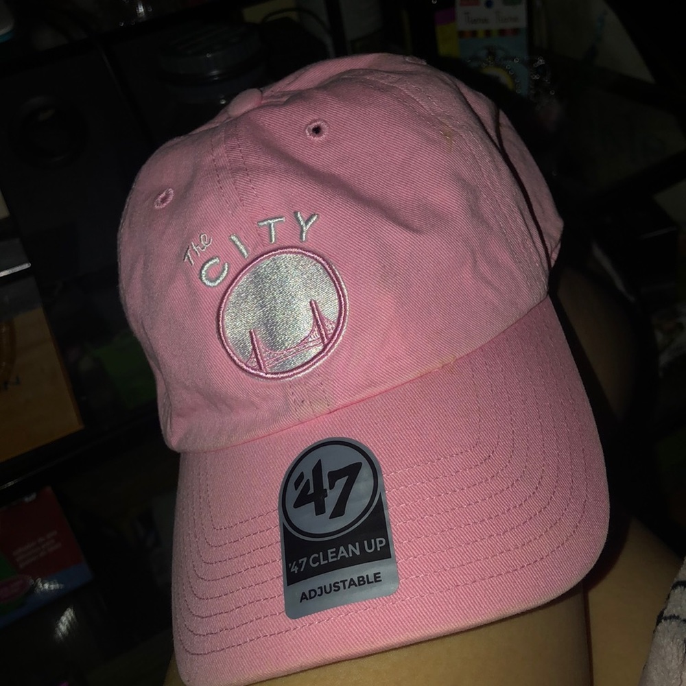 The city strap back